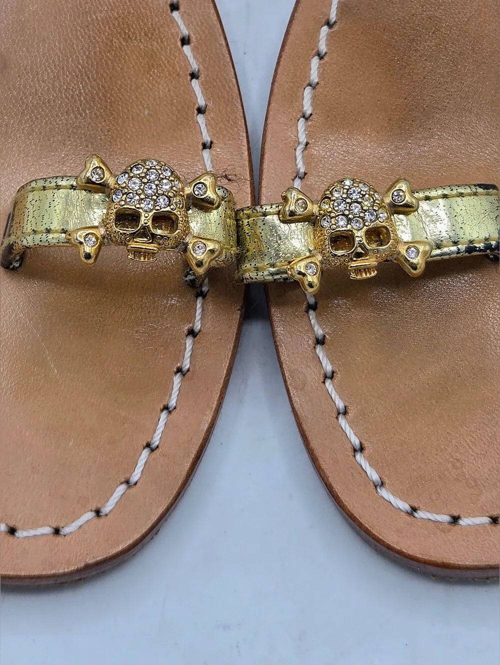 Mystique Gold Leather Skull & Crossbones Thong Sandals Size 5